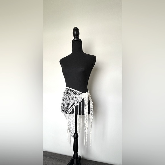 Knits Shawl, Beach Cover Up Handmade Crochet Lace White Ivory size M - Picture 2 of 5